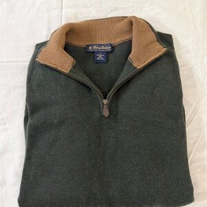 Brooks Brothers Men's Dark Green Sweater with Brown Collar 100% Merino Wool Med
